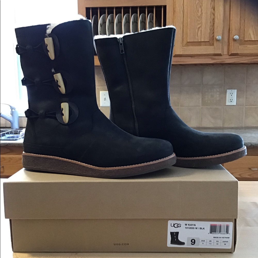 UGG W KAYA boots